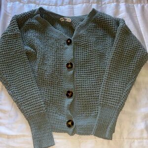 🍁Moon & Madison Light Blue Button-Up Cardigan🎄
GET BEFORE ITS DONATED!